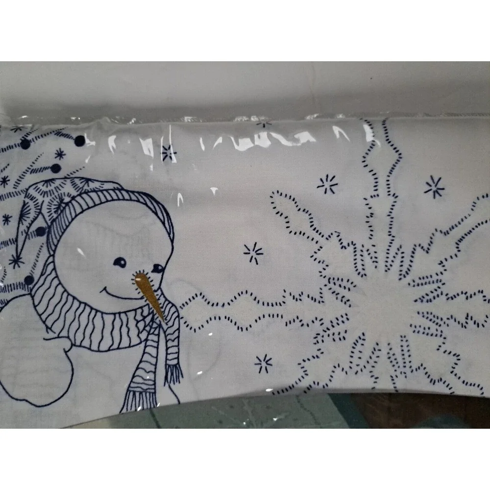 Tobin Home Fashions Snow Party‎ Oval Tablecloth 60x 102
